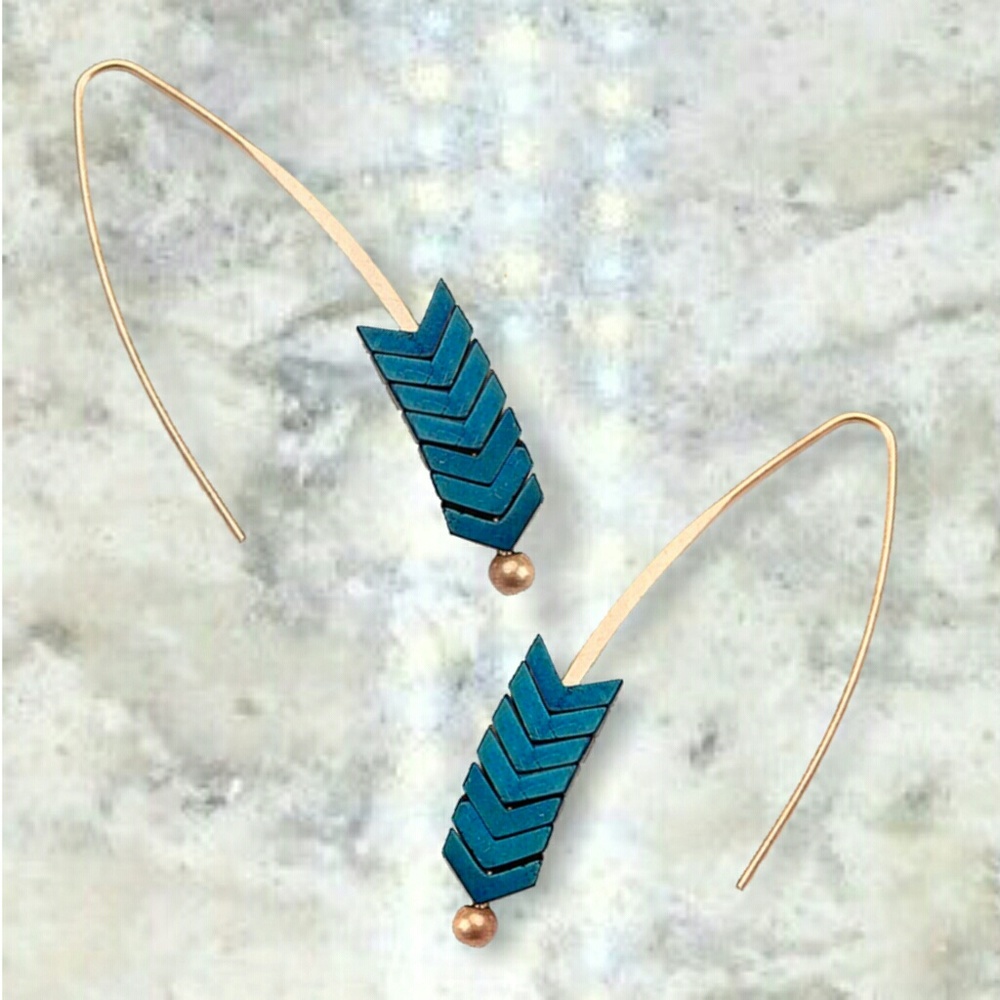 The Boho Arrow dangle drop earring blue & purple - Picture 2 of 4